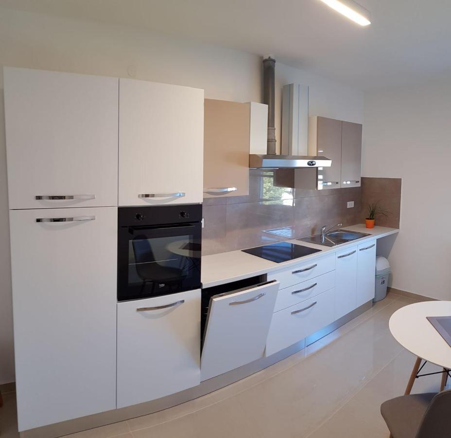 מדולין Apartments & Rooms Tom מראה חיצוני תמונה