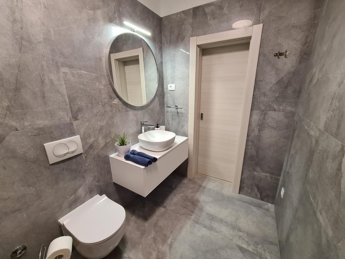 מדולין Apartments & Rooms Tom מראה חיצוני תמונה