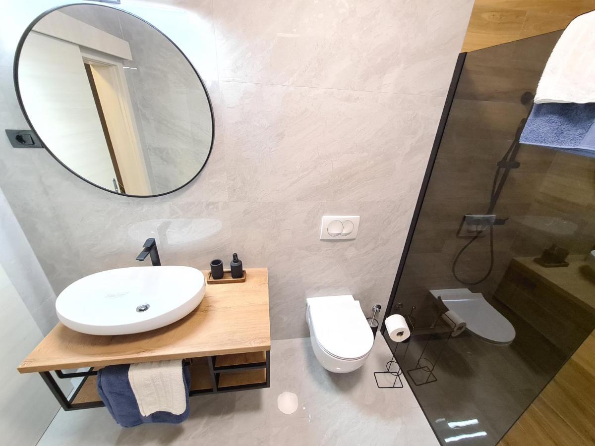 מדולין Apartments & Rooms Tom מראה חיצוני תמונה